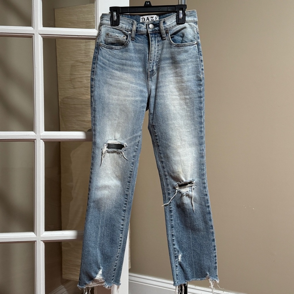 Daze Light Blue Distressed Cropped Jeans
